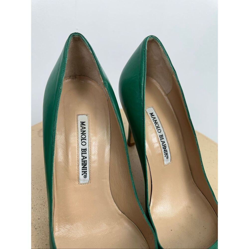 Manolo Blahnik Women’s Leather Kelly Green Leather Point Toe 3.5” Pumps - Picture 15 of 16